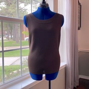 Dress barn brown sleeveless top with scoop neck